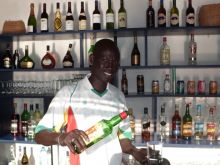 Lino, hotel barman Lino, hotel barman