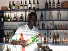 Lino, hotel barman