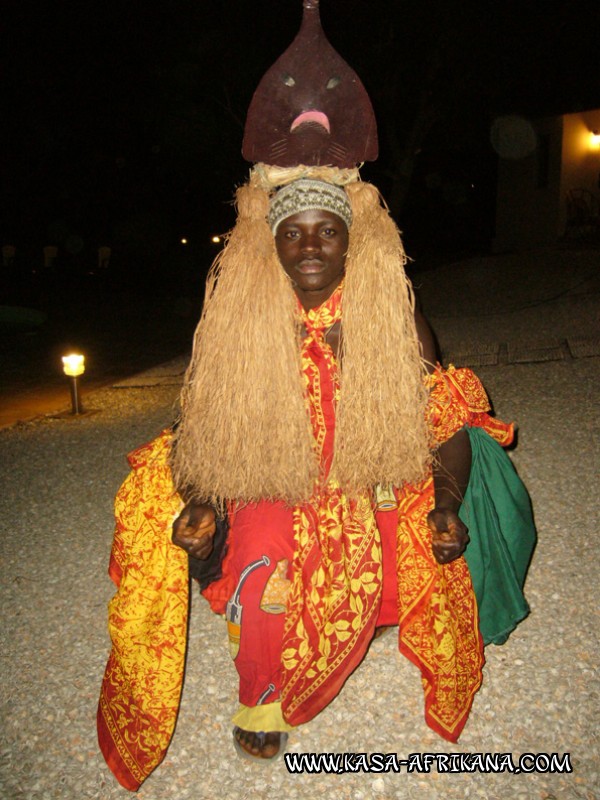 Photos de l'archipel Bijagos Guine Bissau : Peuple Bijagos - Danseur