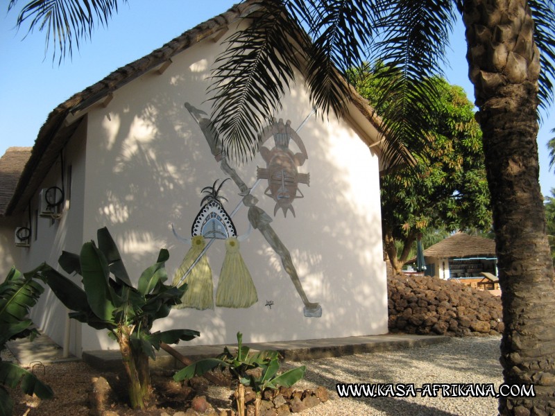 Photos Bijagos Island, Guinea Bissau : Hotel & outbuildings	 - The hotel faade