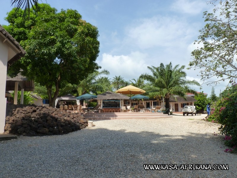 Photos Bijagos Island, Guinea Bissau : Hotel & outbuildings	 - 