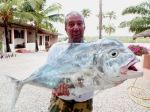 Photos de l'archipel des Bijagos en Guine Bissau : Grard et sa pompano XXL