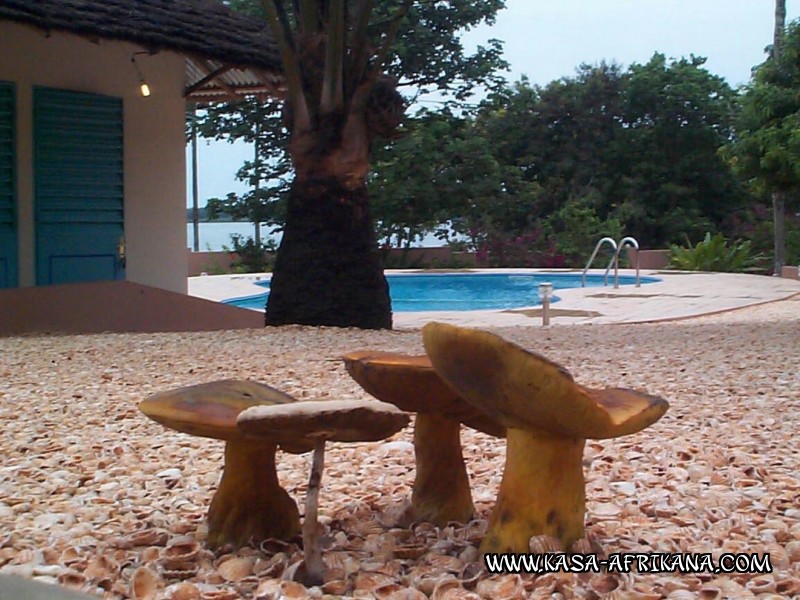 Photos de l'archipel Bijagos Guine Bissau : Jardin de l'hotel - Champignons tropicaux